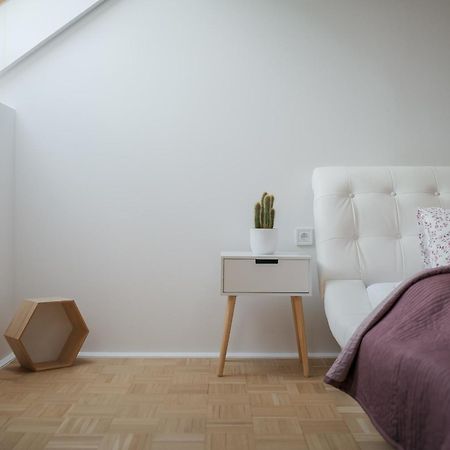 Dot 3 Bdr Apartment With Tyn Cathedral View & Ac Prague Exterior photo