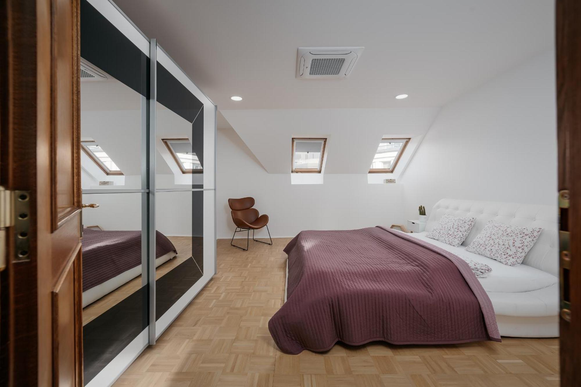 Dot 3 Bdr Apartment With Tyn Cathedral View & Ac Prague Exterior photo
